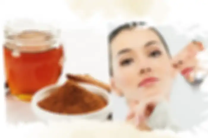 Masker alami dari bahan madu dan kayu manis ternyata sangat ampuh melawan jerawat di wajah. Begini cara membuatnya.