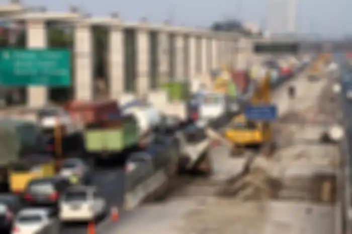 Kementerian Perhubungan resmi menghentikan sementara pengerjaan proyek Kereta Cepat dan LRT Jabodetabek di ruas tol Jakarta-Cikampek.