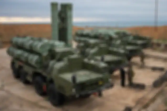 Pemerintah Rusia mengatakan, segera mengirimkan lebih banyak sistem pertahanan udara S-400 ke Semenanjung Crimea.