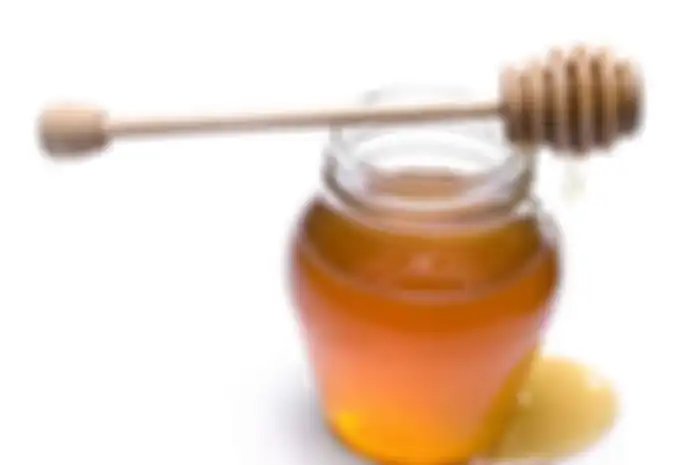 Sakit tenggorokan sering dialami oleh mereka yang tinggal di daerah berpolusi. Obat alami apa yang bisa menyembuhkan sakit batuk ini?