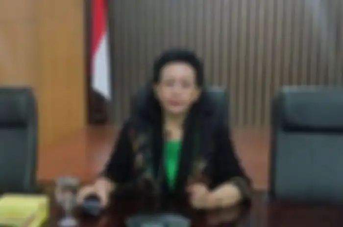 Nama GKR Hemas tiba-tiba muncul lagi setelah DPD memberitahukan pengunduran sementara dirinya. Bagaimana sosok GKR Hemas yang sebenarnya?