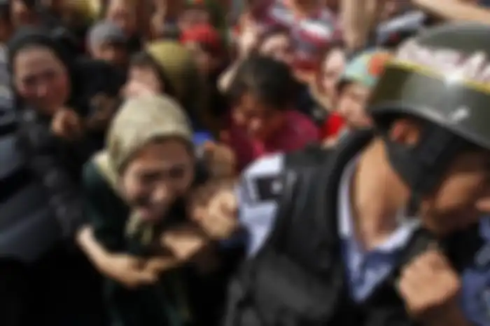 Terdapat 5 peraturan yang dikeluarkan pemerintah China yang menyebabkan suku Uighur semakin tidak bebas untuk mendapatkan haknya dan semakin terjepit.