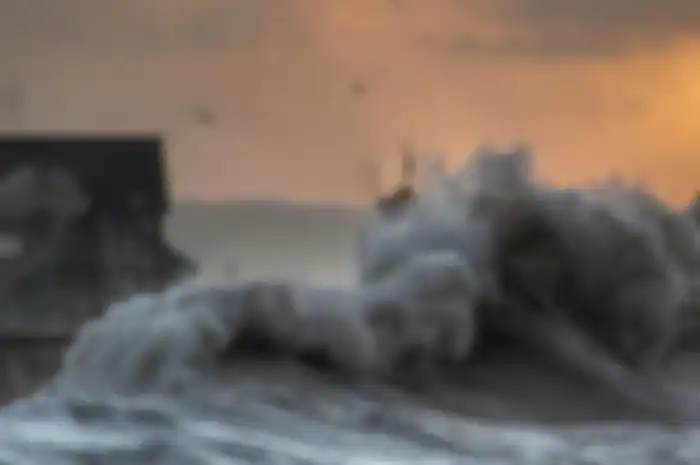 Badan Meteorologi, Klimatologi, dan Geofisika ( BMKG) memberikan peringatan dini mengenai pasang maksimum air laut.
