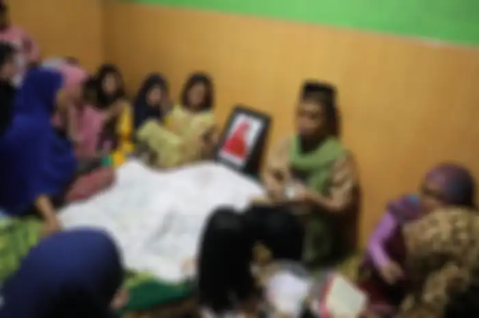 Istri dari Ustaz Nur Maulana, Nuraliyah Ibnu Hajar, telah meninggal dunia di RS Bhayangkara Makasar pukul 17.00 WITA pada Minggu (20/1/2019).