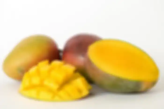 Mangga adalah salah satu makanan super yang memberikan nutrisi lengkap, mencegah penyakit, dan rasanya enak.