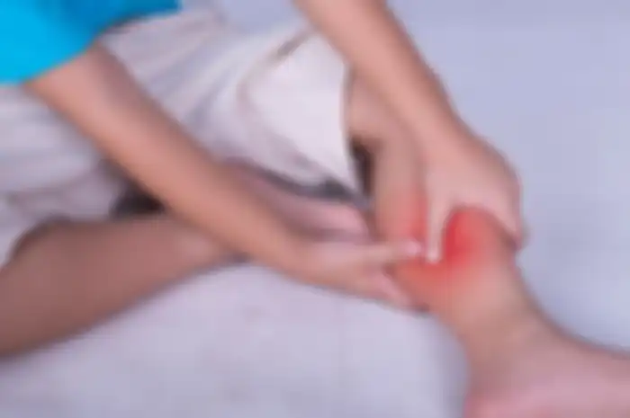 Kram otot kaki biasanya diabaikan, karena dianggap bukan penyakit serius dan bisa mereda dengan sendirinya.