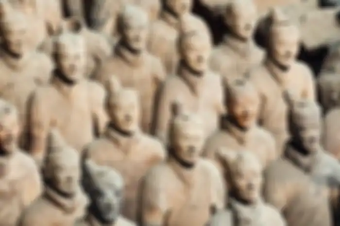 Senjata-senjata perunggu dari Pasukan Terakota terkenal Cina telah dilestarikan dengan sangat baik selama 2.000 tahun terakhir.