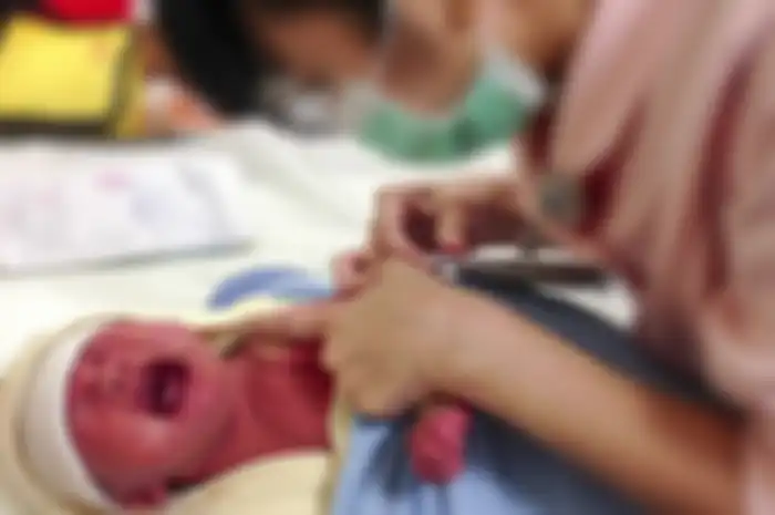 Kondisi bayi ini demam, gangguan pernafasan dan aktivitas mental yang buruk dan ditemukan memiliki Listeria dalam darah dan cairan serebrospinal.