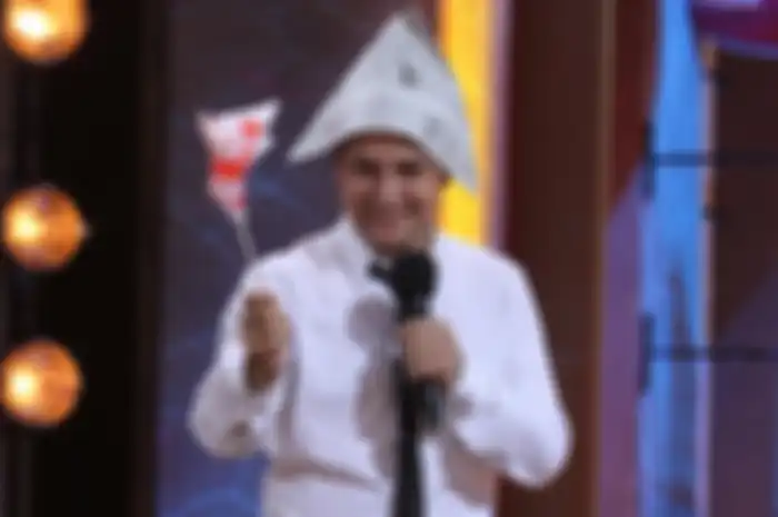 Dengan latar belakang pelawak tetap sangggup menggulingkan capres petahana, lantas siapakah sebenarnya Volodymyr Zelensky?