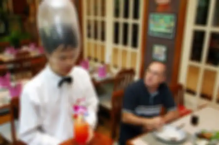 Namun bukan itu satu-satunya restoran unik di dunia ini, karena kini banyak restoran yang tak kalah menarik, dengan konsep-konsep yang nyeleneh.