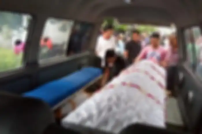 Setengah jam sebelum Suratin menghembuskan nafas terakhir, Dwi Astuti membeberkan suaminya sempat mengeluh sesak nafas.