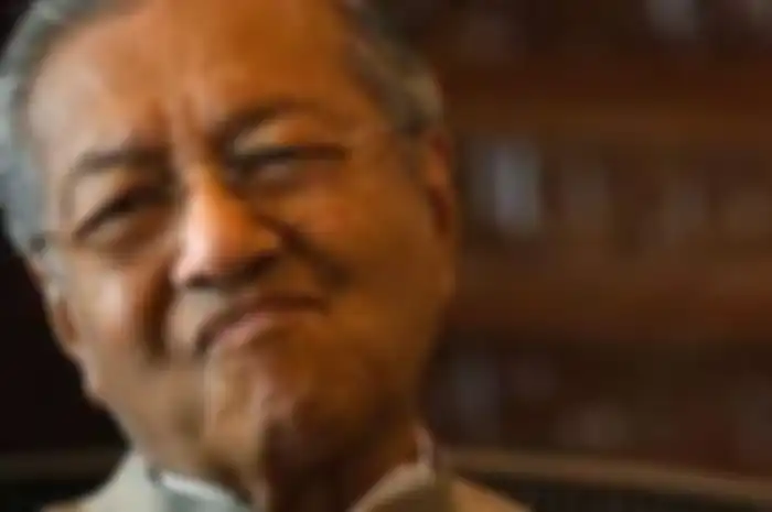 Euforia reformasi yang digembar-gemborkan oleh Mahathir Mohamad di awal masa pemerintahannya nampak bergerak dengan sangat lambat.