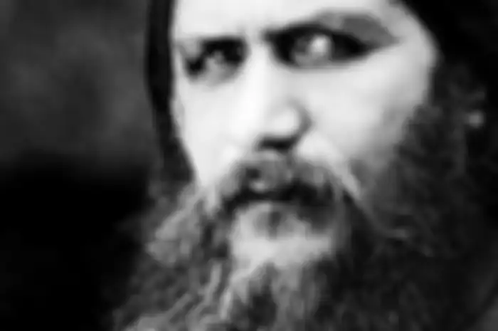 Grigori Rasputin dikenal sebagai paranormal paling ditakuti di Rusia pada zamannya. Hal itu karena kedekatnanya dengan kaisar.