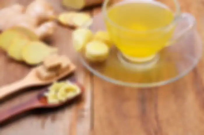 Yuk, para wanita rutin minum air rebusan jahe, bisa redakan nyeri menstruasi dan cegah kanker ovarium, loh.