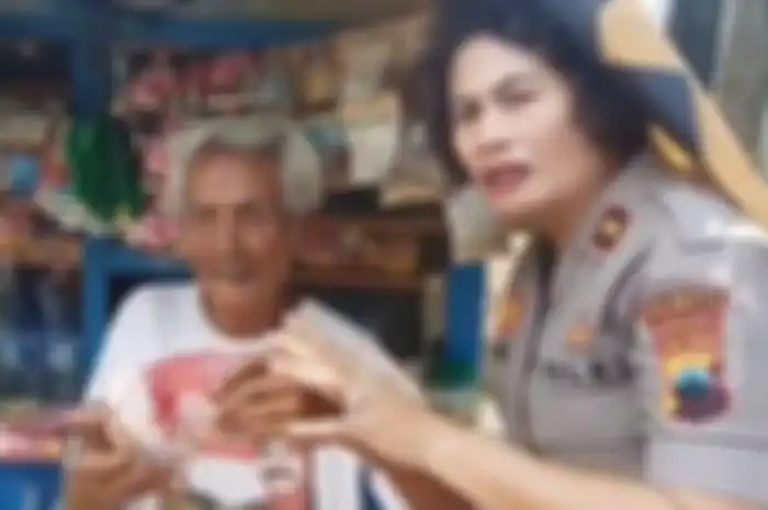 Pasangan suami istri yang sudah lanjut usia, Suroso (92) dan Parjiem (83) ditipu pembeli dengan uang palsu (upal) sebesar Rp400 ribu di Solo. 