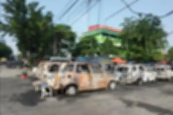 Namun, siatuasinya belum berakhir 22 Mei situasi memanas, massa melakukan aksi unjuk rasa di depan kantor Bawaslu.