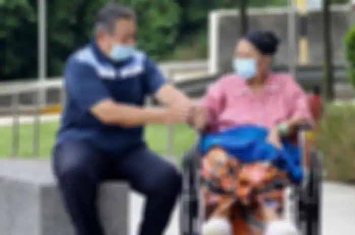Imelda Sari, Ketua Komunikasi Partai Demokrat, mengatakan istri Susilo Bambang Yudhoyono, Ani Yudhoyono, meninggal dunia di Singapura hari ini.