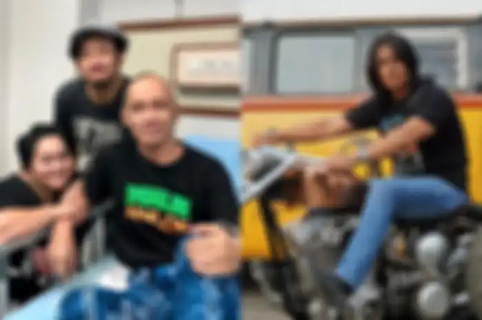 Pada foto tersebut, pelantun 'Astuti' itu nampak tersenyum dengan penampilan yang sangat berbeda, tubuhnya turun drastis.