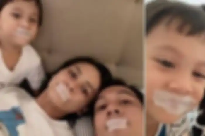 Selain plester mulut saat tidur, Andien sudah beberapa kali menuai kontroversi, terutama yang berhubungan dengan kesehatan dan pola asuh anak.