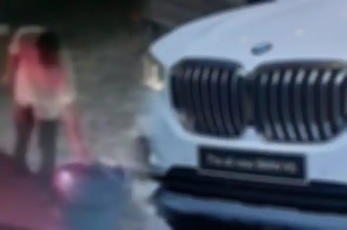 Aksi pengendara BMW curi tong sampah itu terjadi pada 27 Juni 2019 sekitar pukul 05.00 WIB. Apa motifnya?