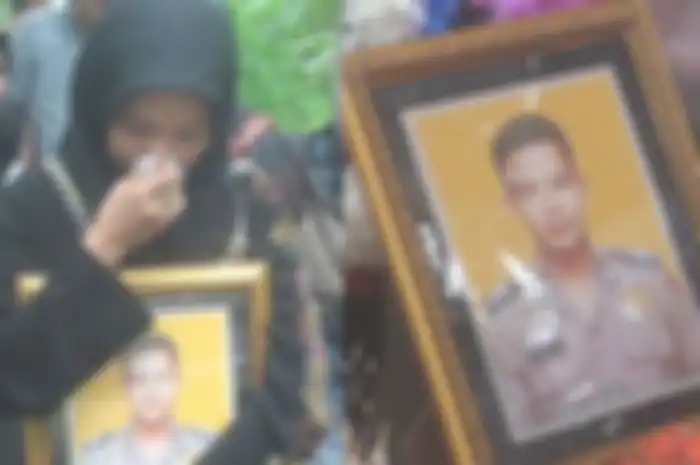 ﻿Jeni (44), salah satu komplotan perampok yang menembak mati seorang polisi berakhir dengan nasib sama seperti korbannya.