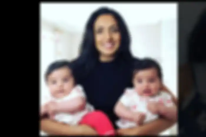 Seorang wanita pernah diingkatkan bahwa dia mungkin tidak akan punya anak, namun sekarang ia menjadi ibu tunggal untuk anak kembar.
