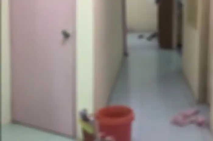 Pernahkah Anda mengalami kejadian mistis saat berada di rumah atau kos sendirian, diketuk pintu kamarnya oleh makhluk halus.