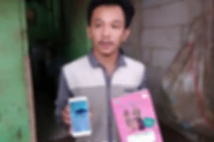 Diketahui total ada tiga setrip vitamin B6 kedaluwarsa sejak April 2019 yang diterima Novi dari pihak Puskesmas Kelurahan Kamal Muara.