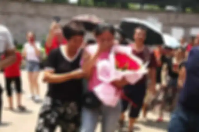 ﻿Seorang wanita yang diculik ketika masih balita 30 tahun yang lalu telah bersatu kembali dengan orang tuanya dalam suasana penuh haru.