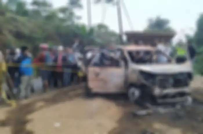 Kapolres Sukabumi AKBP Nasriadi mengatakan, AK menyewa pembunuh bayaran untuk mengatasi permasalahan yang dihadapi.