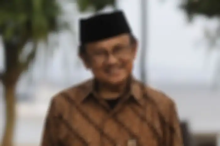 Meski sudah berusia senja sosok BJ Habibie masih terlihat bugar sebelum kondisi tubuhnya makin menurun, dan akhirnya tutup usia.