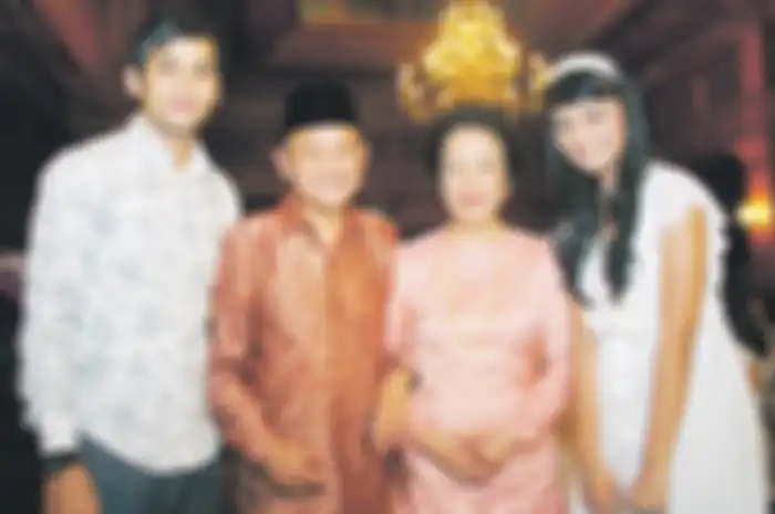 Tak heran jika BJ Habibie merasa begitu kehilangan ketika Ainun menghadap Sang Pencipta beberapa hari setelah HUT perkawinan mereka yang ke-48.