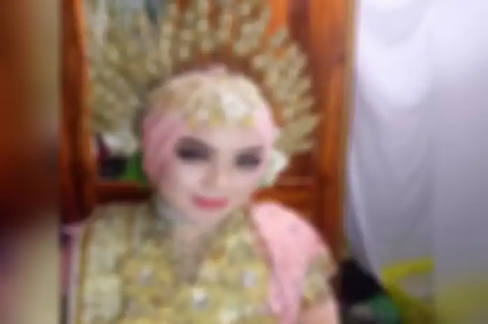 Haris mengaku dirinya merasa tertipu. Bahkan diakuinya Haris belum sempat sama sekali menyentuh istrinya tersebut.