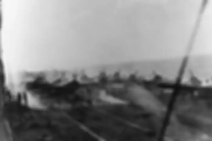 USS Lexington, kapal induk yang setelah uji cobanya pada akhir 1927 ia ditugaskan berlayar ke Pasifik AS.