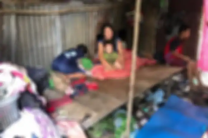 Sebelumnya, diketahi bahwa keluarga ini merupakan warga asli Siantan Hulu, Kota Pontianak, Kalimantan Barat.