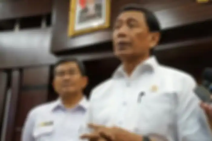 Adanya unggahan konten negatif yang dilakukan oleh para istri TNI merupakan fenomena global yang dikenal sebagai era disrupsi.