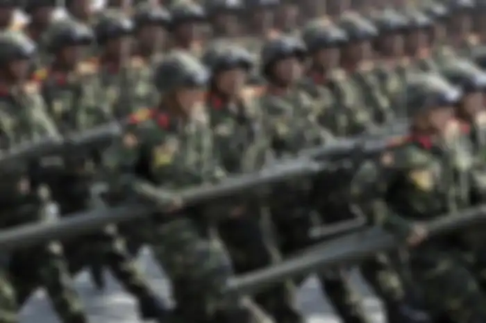 Tapi jika kita mengingat kembali, Korea Utara bukan hanya berambisi pada 'alat super' tapi juga manusianya.