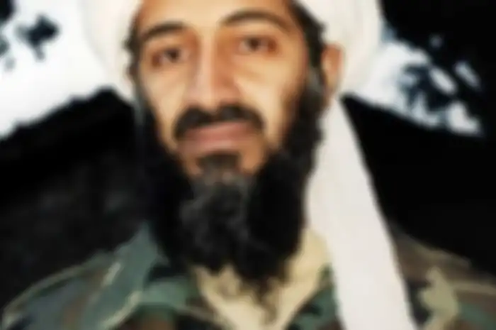 Osama bin Laden, orang yang dicap teroris oleh AS ini memang sangat ditakuti dunia barat. Padahal awalnya Osama dan AS tak pernah bermusuhan.
