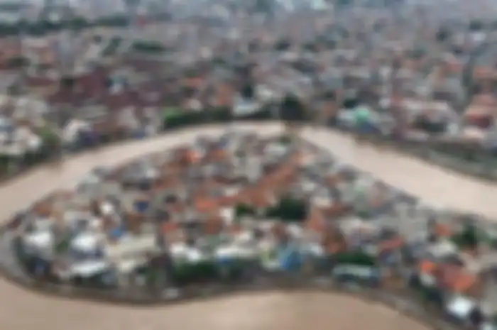Pemerintah pada zaman-zaman itu bukannya tidak melakukan usaha. Namun, problematika banjir seperti belum ditemukan jalan penyelesaiannya. 