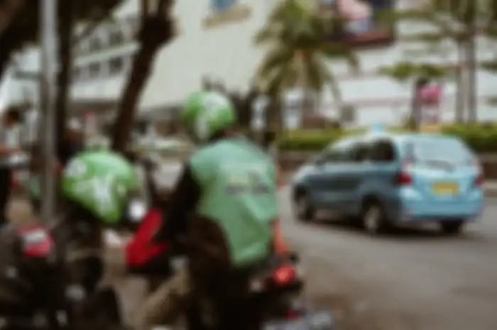 Menyusul DKI Jakarta, kini masyarakat tak bisa memesan GoRide dan Grab Bike di Bogor, Depok dan Bekasi.