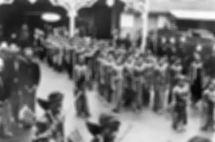 Seorang veteran perang Napoleon dibuat terkejut ketika melihat aksi para wanita perkasa ini, dalam kunjungannya ke Yogyakarta tahun 1809.