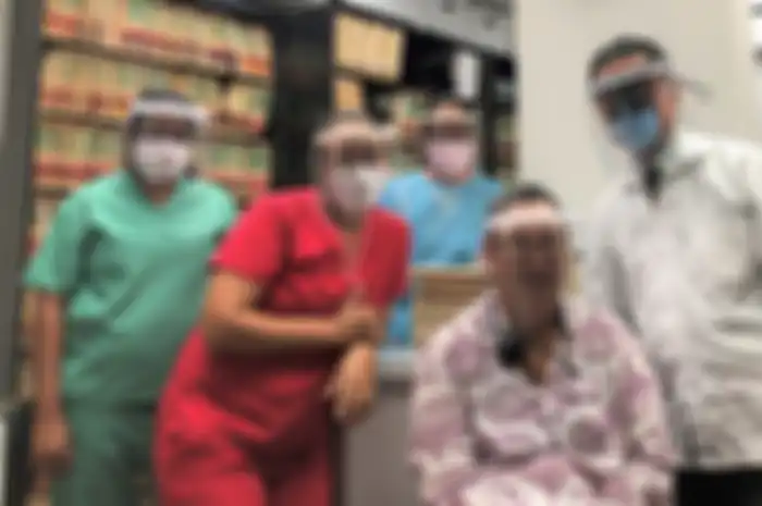 Hanya memakai face shield dan masker berkatup ternyata tidak efektif mencegah Covid-19, Lalu, bagaimana yang seharusnya?