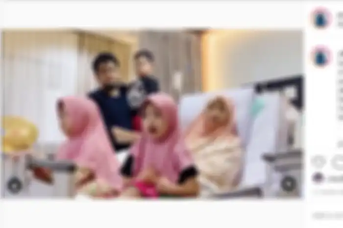 Anak bungsu Oki Setiana Dewi lahir dengan kelainan medis. Apa yang jadi penyebabnya? Ini perlu diketahui oleh para ibu hamil.