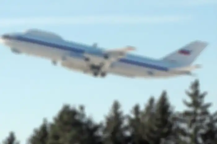Pencurian tersebut terjadi ketika pesawat Kiamat Rusia Il-80 Maxdome milik Pasukan Dirgantara Rusia, ketika sedang melakukan perawatan.