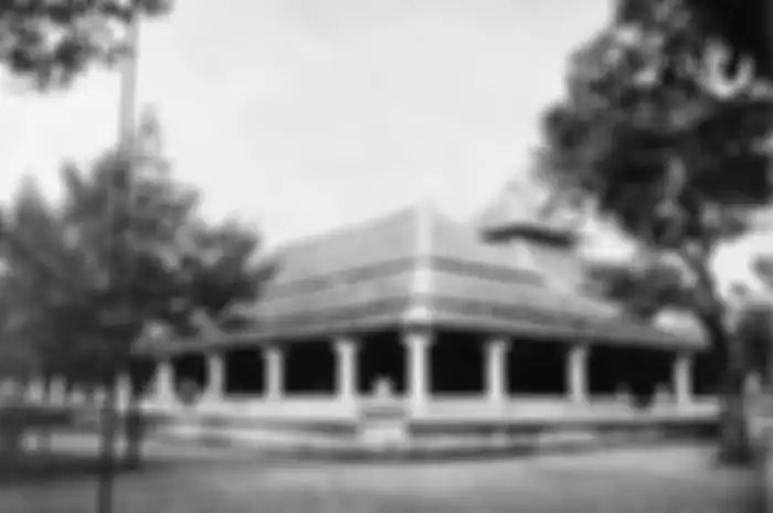 Peninggalan Mataram Islam Masjid Agung Surakarta memadukan lima unsur budaya sekaligus: Islam, Jawa, Arabm Persia, dan Belanda.