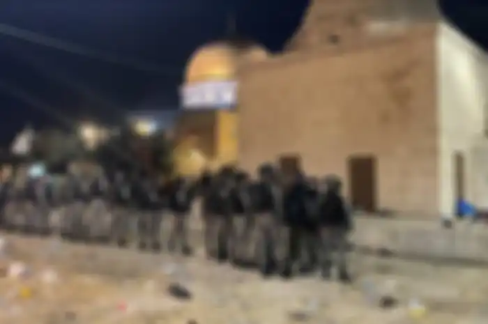 Israel menyerbu Palestina di masjid di Al-Aqsa