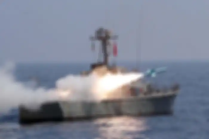 Kapal kargo milik Israel diserang rudal.