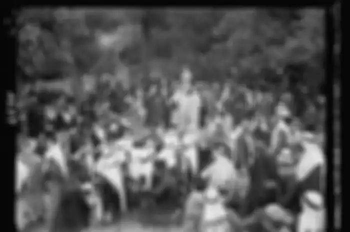Warga Palestina berkumpul menghimpun massa untuk unjuk rasa di tahun 1936