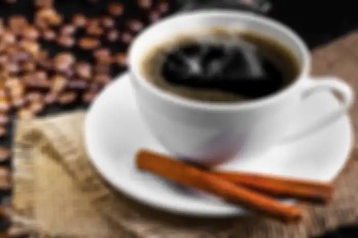 Tambahkan kayu manis pada segelas kopi hitam Anda dan rasakan manfaatnya.