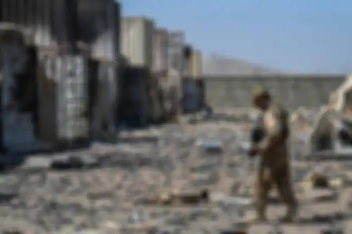 Amerika melakukan penghancuran total pangkalan rahasia CIA di Afghanistan dengan cara radikan menggunakan bom.